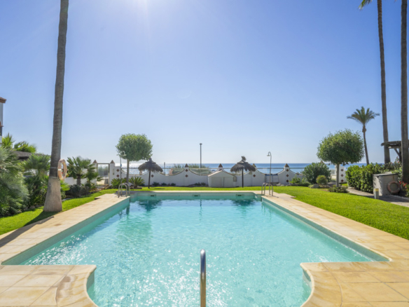 Semi-detached house in Casares Playa