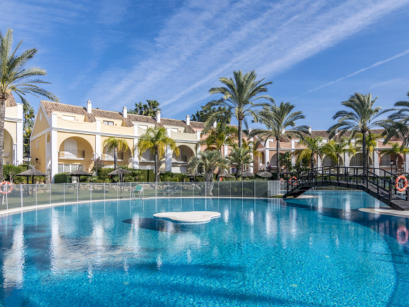 Townhouse in Dunas de Bahia Marbella