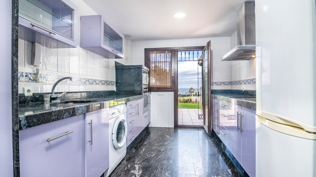 Townhouse-in-Manilva-27