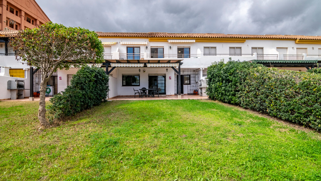 Townhouse-in-Manilva-45