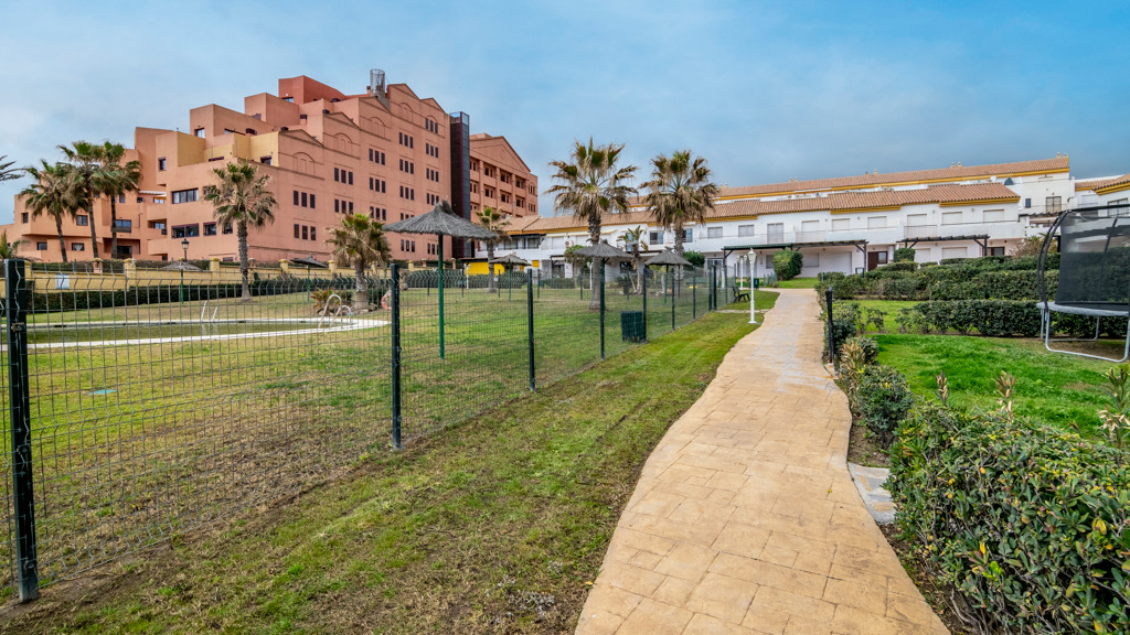 Townhouse-in-Manilva-48