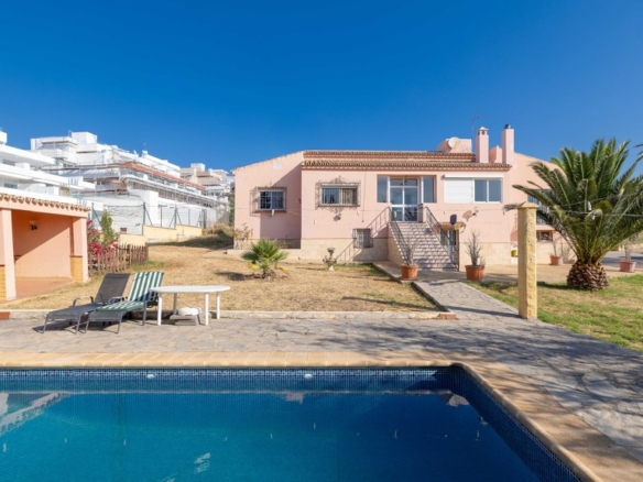 Villa in Estepona Pueblo