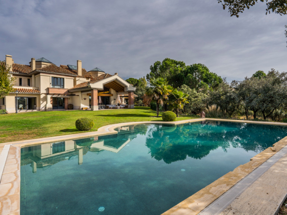 Villa in La Moraleja