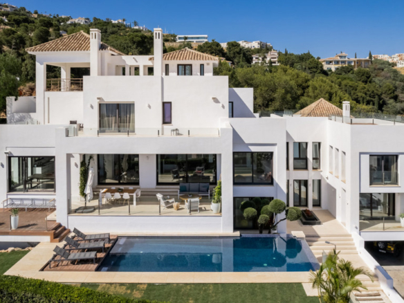 Villa in Los Altos de los Monteros