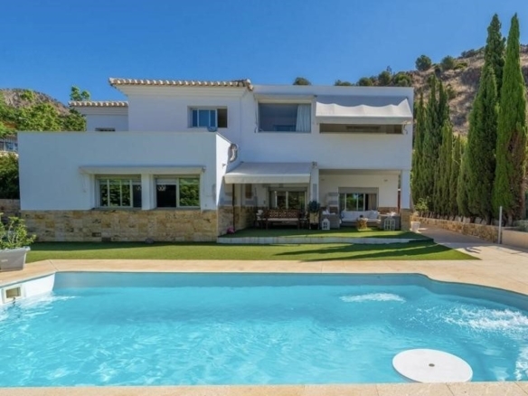 Villa in Pinares de San Antón